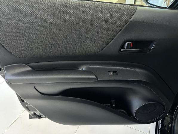 Toyota Sienta II Рестайлинг с пробегом 2022 года, цена 1 740 000 рублей, 77076 км, минивэн, Автокод Объявления