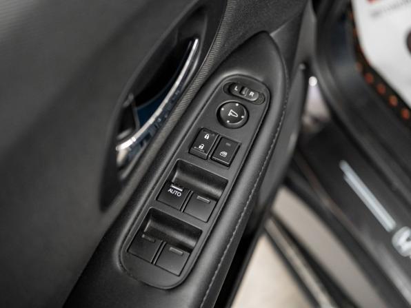 Honda Vezel I Рестайлинг с пробегом 2022 года, цена 1 880 000 рублей, 60270 км, внедорожник, Автокод Объявления