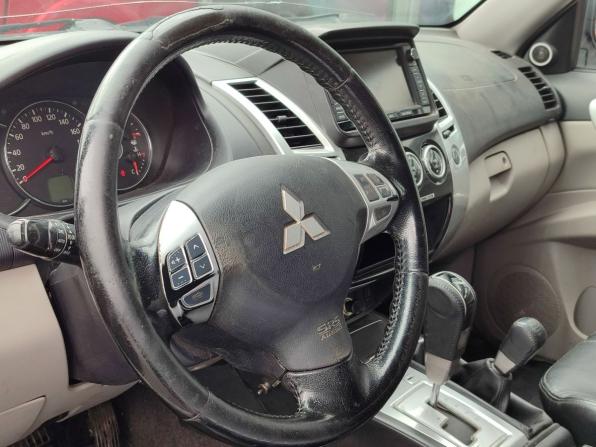 Mitsubishi Pajero Sport II Рестайлинг с пробегом 2014 года, цена 1 199 000 рублей, 301100 км, внедорожник, Автокод Объявления