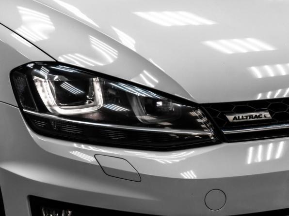 Volkswagen Golf VII Рестайлинг с пробегом 2017 года, цена 1 799 000 рублей, 172982 км, универсал, Автокод Объявления