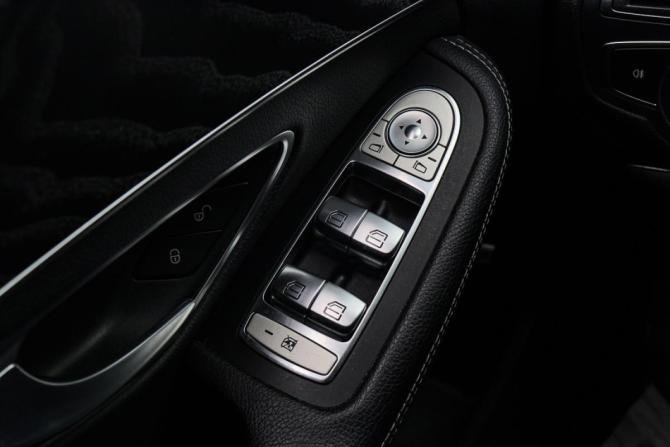 Mercedes-Benz C-Класс IV (W205) Рестайлинг с пробегом 2019 года, цена 2 210 000 рублей, 114065 км, седан, Автокод Объявления