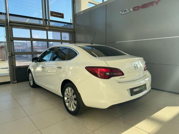 Opel Astra J Рестайлинг с пробегом 2013 года, цена 849 000 рублей, 154350 км, седан, Автокод Объявления