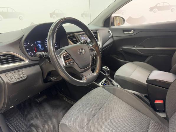 Hyundai Solaris II с пробегом 2018 года, цена 1 460 000 рублей, 84344 км, седан, Автокод Объявления
