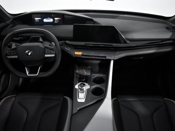 Changan UNI-V I с пробегом 2024 года, цена 2 240 000 рублей, 32465 км, лифтбек, Автокод Объявления
