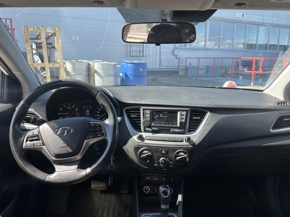 Hyundai Solaris II с пробегом 2017 года, цена 1 198 000 рублей, 134603 км, седан, Автокод Объявления
