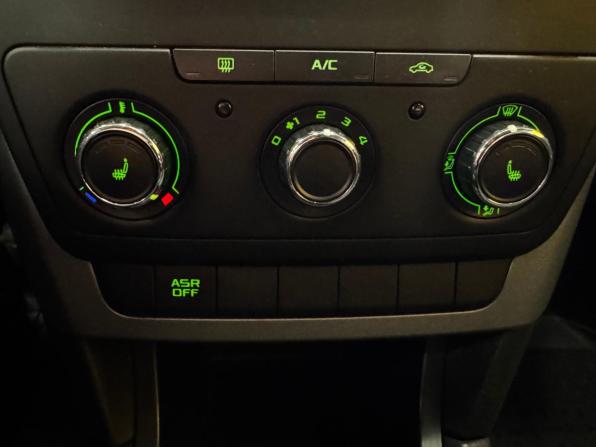 Skoda Yeti I Рестайлинг с пробегом 2014 года, цена 999 000 рублей, 109740 км, внедорожник, Автокод Объявления