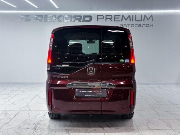 Honda Stepwgn IV Рестайлинг с пробегом 2015 года, цена 2 400 000 рублей, 111100 км, минивэн, Автокод Объявления