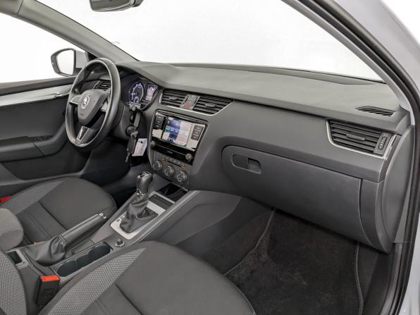Skoda Octavia III (A7) Рестайлинг с пробегом 2020 года, цена 2 500 000 рублей, 48217 км, лифтбек, Автокод Объявления