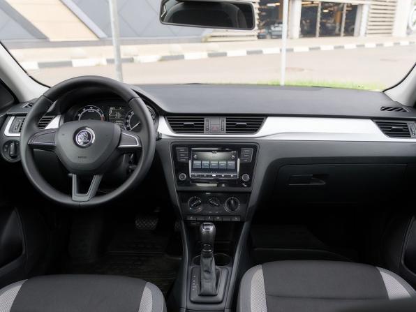 Skoda Rapid I Рестайлинг с пробегом 2019 года, цена 1 359 000 рублей, 108487 км, лифтбек, Автокод Объявления