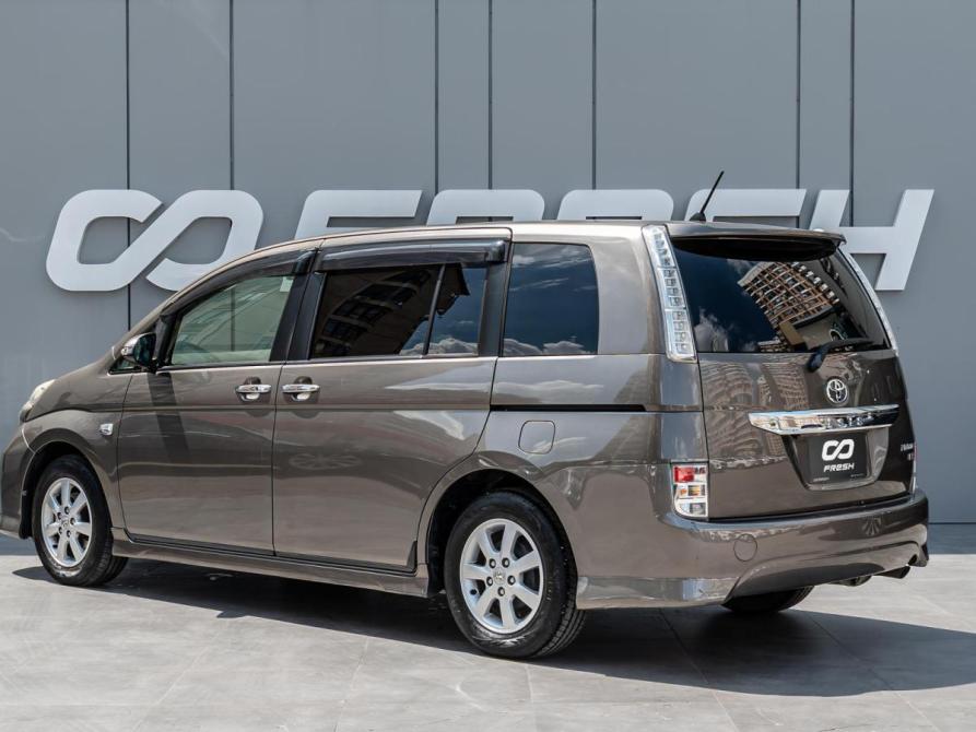 Toyota ISis I Рестайлинг Краснодар  - изображение 2