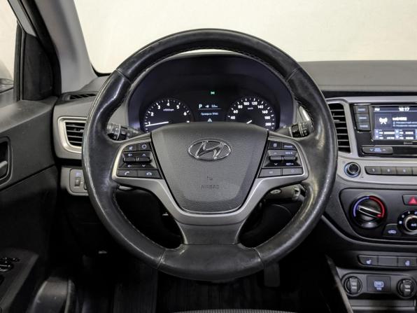 Hyundai Solaris II с пробегом 2019 года, цена 1 060 000 рублей, 141460 км, седан, Автокод Объявления