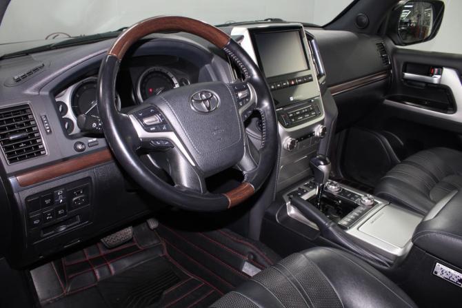 Toyota Land Cruiser 200 Series Рестайлинг 2 с пробегом 2020 года, цена 9 300 000 рублей, 108940 км, внедорожник, Автокод Объявления