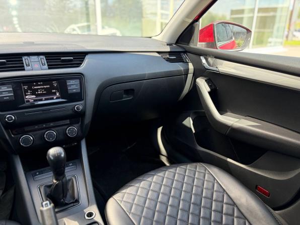 Skoda Octavia III (A7) с пробегом 2015 года, цена 725 000 рублей, 284500 км, лифтбек, Автокод Объявления