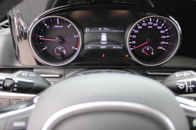 Kia Carnival IV Рестайлинг с пробегом 2023 года, цена 4 529 000 рублей, 46702 км, минивэн, Автокод Объявления