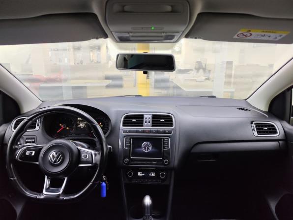 Volkswagen Polo V Рестайлинг с пробегом 2019 года, цена 1 400 000 рублей, 93870 км, седан, Автокод Объявления