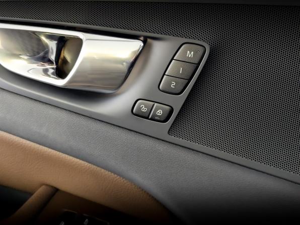 Volvo XC60 II с пробегом 2020 года, цена 4 300 000 рублей, 46592 км, внедорожник, Автокод Объявления