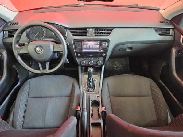 Skoda Octavia III (A7) Рестайлинг с пробегом 2017 года, цена 1 359 000 рублей, 165000 км, лифтбек, Автокод Объявления