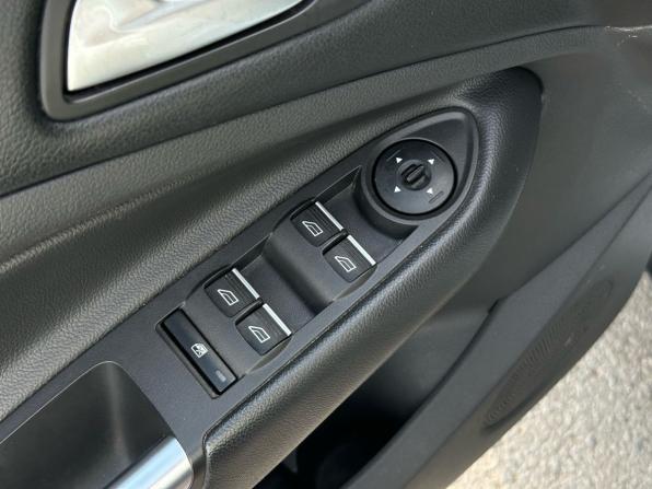 Ford Kuga II Рестайлинг с пробегом 2017 года, цена 1 485 000 рублей, 150607 км, внедорожник, Автокод Объявления