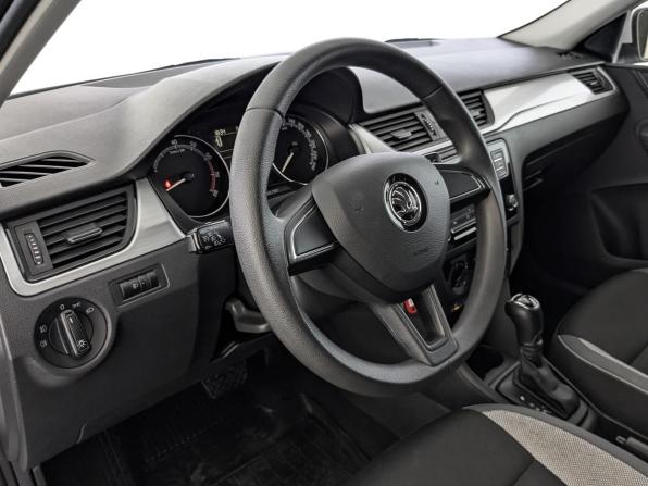 Skoda Rapid I Рестайлинг с пробегом 2019 года, цена 1 485 000 рублей, 40553 км, лифтбек, Автокод Объявления