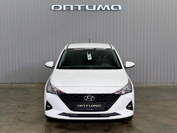 Hyundai Solaris II Рестайлинг с пробегом 2022 года, цена 1 697 000 рублей, 67739 км, седан, Автокод Объявления