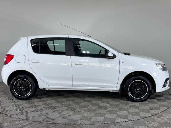 Renault Sandero II Рестайлинг с пробегом 2018 года, цена 1 021 000 рублей, 48434 км, хэтчбек, Автокод Объявления