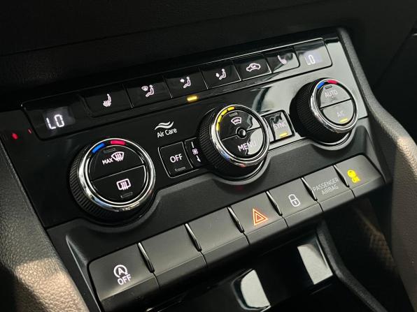 Skoda Karoq I с пробегом 2020 года, цена 2 299 000 рублей, 139662 км, внедорожник, Автокод Объявления