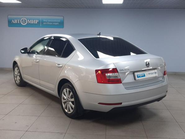 Skoda Octavia III (A7) Рестайлинг с пробегом 2017 года, цена 1 579 000 рублей, 122545 км, лифтбек, Автокод Объявления