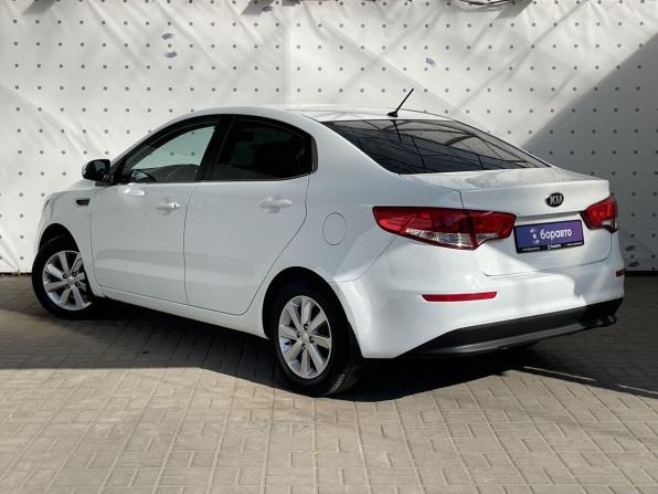 Kia Rio III Рестайлинг с пробегом 2015 года, цена 1 180 000 рублей, 94132 км, седан, Автокод Объявления