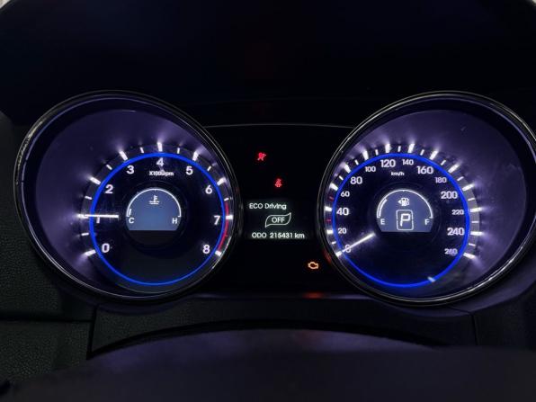 Hyundai Sonata VI (YF) с пробегом 2011 года, цена 800 000 рублей, 215431 км, седан, Автокод Объявления
