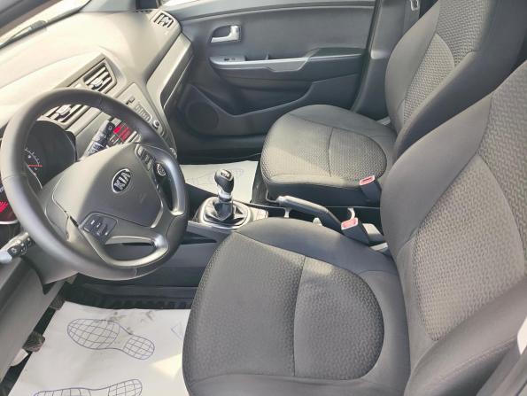 Kia Rio III Рестайлинг с пробегом 2017 года, цена 934 000 рублей, 126600 км, хэтчбек, Автокод Объявления