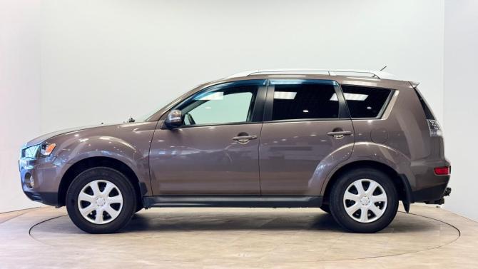 Mitsubishi Outlander II Рестайлинг с пробегом 2010 года, цена 895 000 рублей, 251678 км, внедорожник, Автокод Объявления