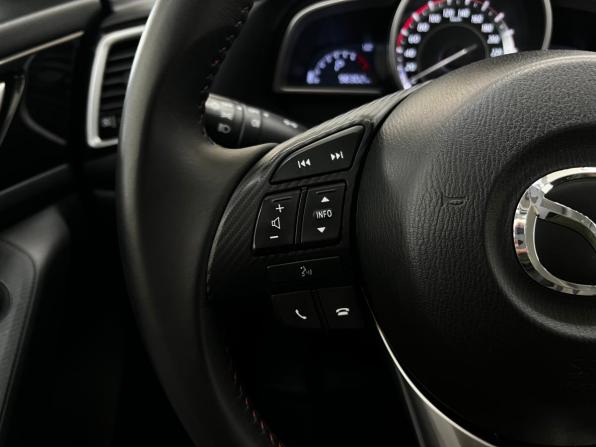 Mazda 3 III (BM) с пробегом 2014 года, цена 1 390 000 рублей, 98302 км, седан, Автокод Объявления