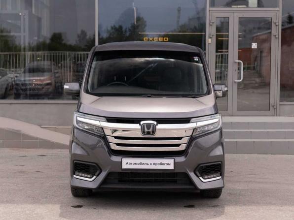 Honda Stepwgn V Рестайлинг с пробегом 2019 года, цена 2 600 000 рублей, 84653 км, минивэн, Автокод Объявления