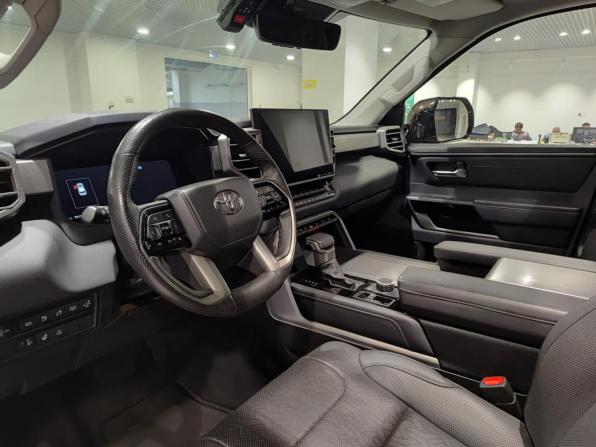 Toyota Sequoia III с пробегом 2022 года, цена 9 470 000 рублей, 75131 км, внедорожник, Автокод Объявления