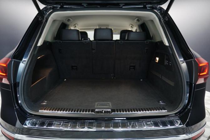 Volkswagen Touareg II Рестайлинг с пробегом 2015 года, цена 2 740 000 рублей, 239463 км, внедорожник, Автокод Объявления
