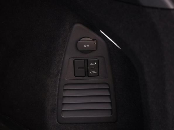 Volkswagen Touareg III с пробегом 2020 года, цена 5 199 000 рублей, 52000 км, внедорожник, Автокод Объявления