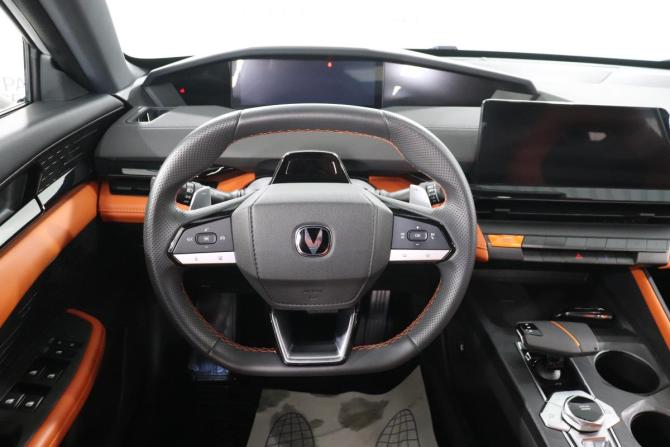 Changan UNI-V I с пробегом 2023 года, цена 2 152 000 рублей, 29302 км, лифтбек, Автокод Объявления
