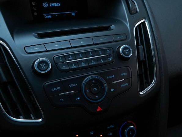 Ford Focus III Рестайлинг с пробегом 2018 года, цена 1 349 071 рубль, 98529 км, универсал, Автокод Объявления