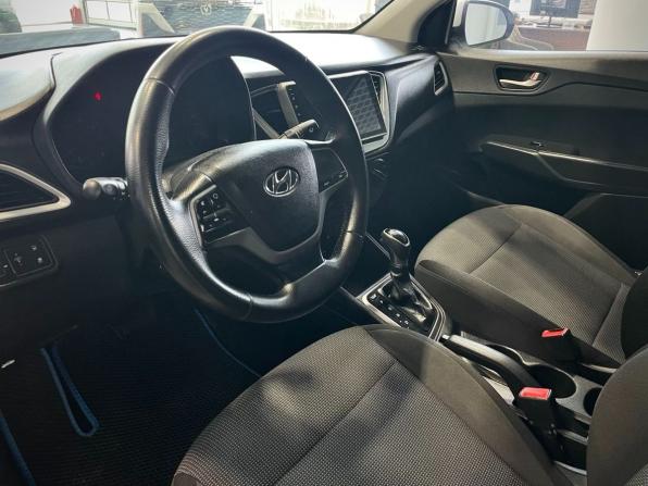 Hyundai Solaris II с пробегом 2017 года, цена 1 019 900 рублей, 170000 км, седан, Автокод Объявления