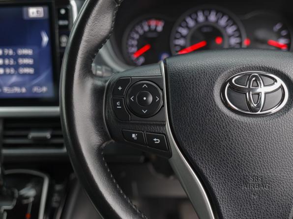 Toyota Noah III (R80) Рестайлинг с пробегом 2018 года, цена 2 300 000 рублей, 133048 км, минивэн, Автокод Объявления