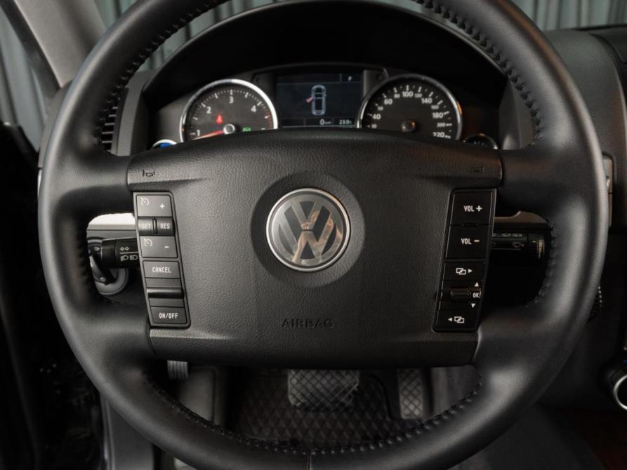 Volkswagen Touareg I Рестайлинг Тюмень  - изображение 12