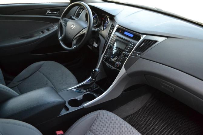 Hyundai Sonata VI (YF) с пробегом 2011 года, цена 880 000 рублей, 107432 км, седан, Автокод Объявления