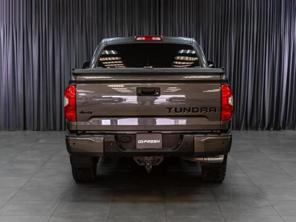 Toyota Tundra II Рестайлинг с пробегом 2018 года, цена 7 099 000 рублей, 123449 км, offers.body_type.unknown, Автокод Объявления