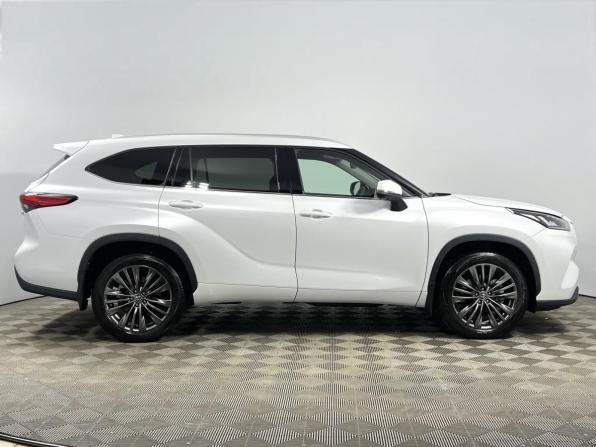 Toyota Highlander IV (XU70) с пробегом 2026 года, цена 5 775 900 рублей, 4635 км, внедорожник, Автокод Объявления