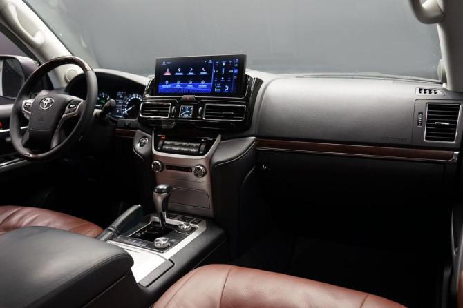 Toyota Land Cruiser 200 Series Рестайлинг 2 с пробегом 2015 года, цена 5 350 000 рублей, 229000 км, внедорожник, Автокод Объявления