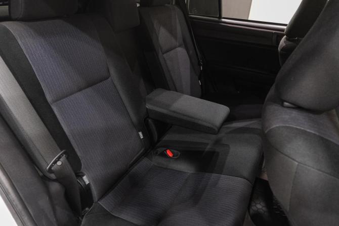 Toyota Corolla XI (E160 E170 E180) с пробегом 2018 года, цена 1 449 000 рублей, 111000 км, универсал, Автокод Объявления