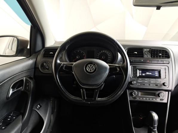 Volkswagen Polo V Рестайлинг с пробегом 2017 года, цена 993 000 рублей, 152921 км, седан, Автокод Объявления