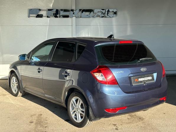 Kia Ceed I Рестайлинг с пробегом 2011 года, цена 729 000 рублей, 235841 км, хэтчбек, Автокод Объявления