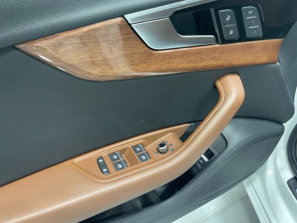 Audi A4 V (B9) Рестайлинг с пробегом 2021 года, цена 3 450 000 рублей, 54700 км, седан, Автокод Объявления