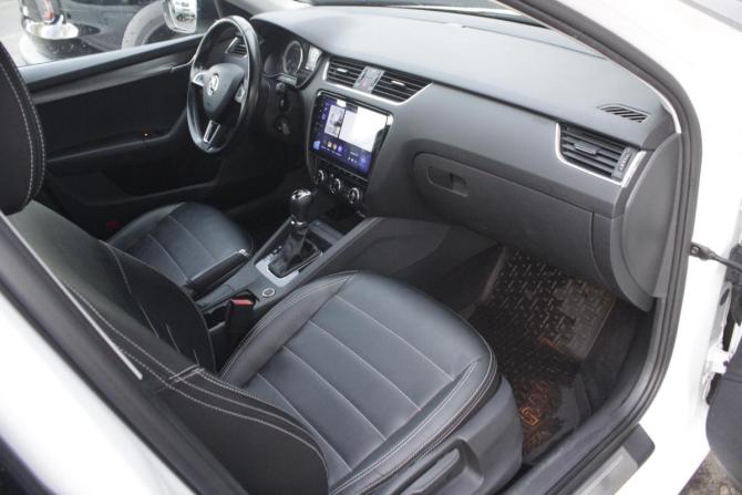 Skoda Octavia III (A7) Рестайлинг с пробегом 2018 года, цена 2 490 000 рублей, 65411 км, лифтбек, Автокод Объявления